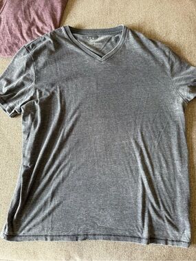 Lucky Brand Men's Heather Charcoal V-Neck Tee